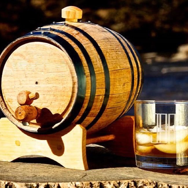 Read more about the article How to Make Spiced Rum in an Oak Barrel