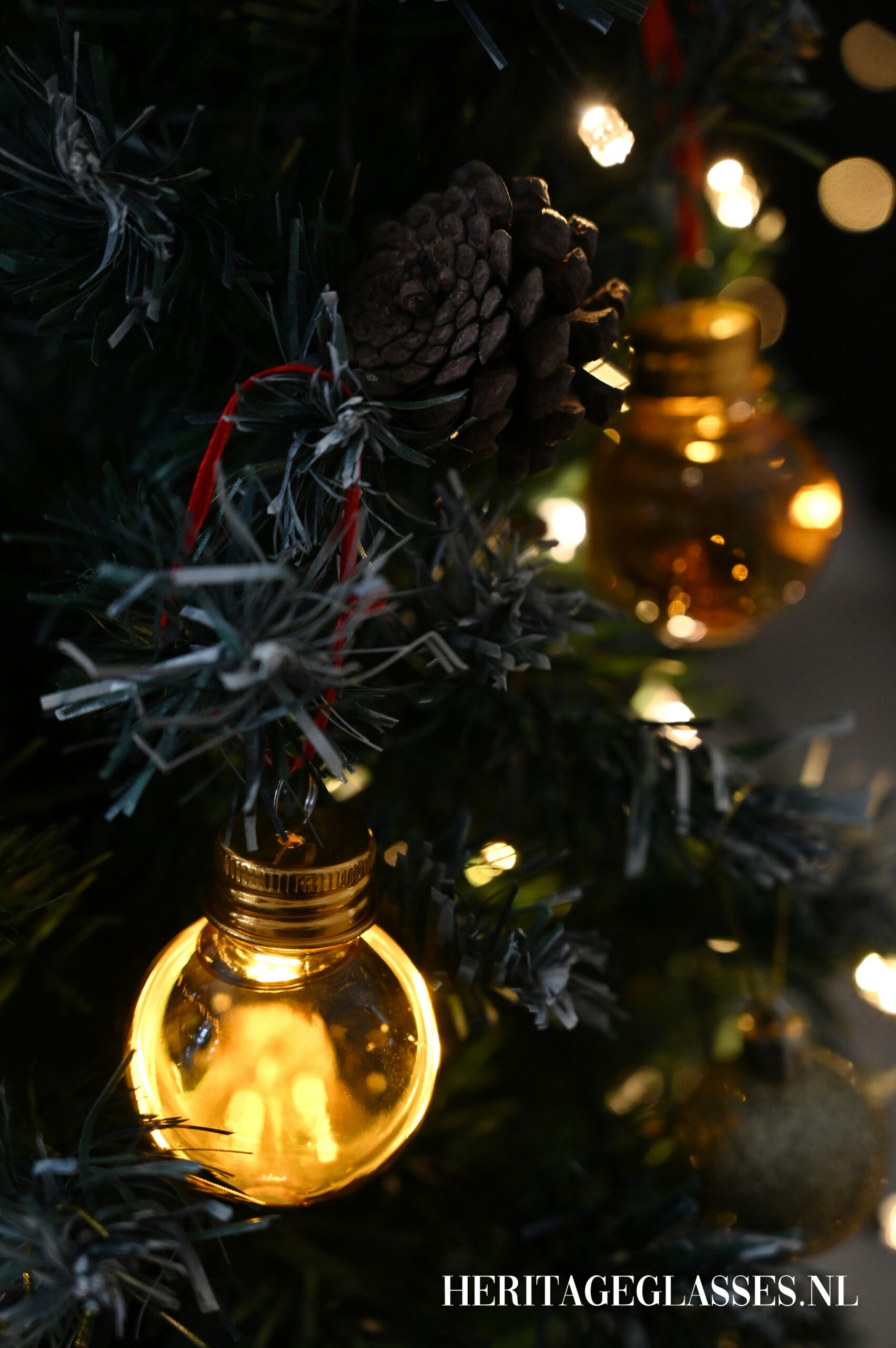 Boozy Baubles – 6 Fillable Christmas Baubles (6 x 50 ml) - Image 8