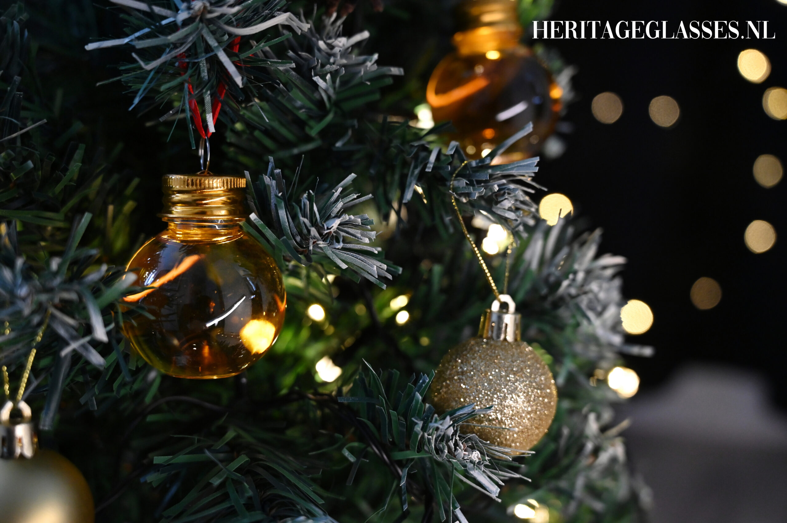Boozy Baubles – 6 Fillable Christmas Baubles (6 x 50 ml) - Image 7