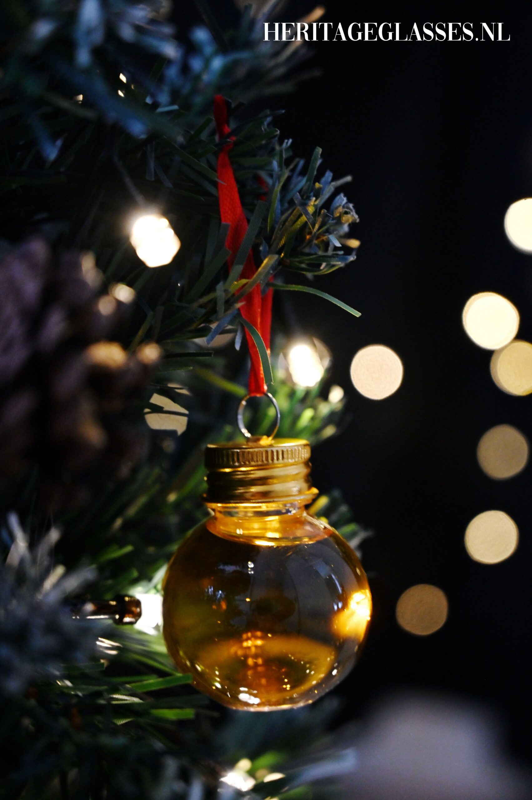 Boozy Baubles – 6 Fillable Christmas Baubles (6 x 50 ml) - Image 4